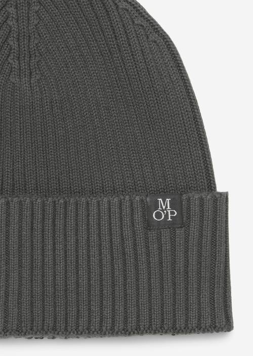 Cap gray pin in detail view