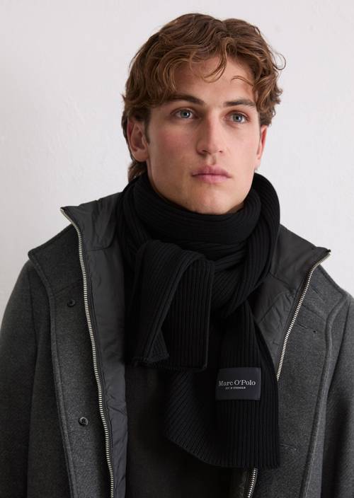 Knitted scarf made from pure organic cotton